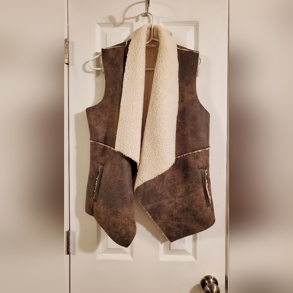 Jack by BB Dakota Vest, Vegan Leather Faux Sherpa Draped Open Front Size Small - Picture 1 of 6